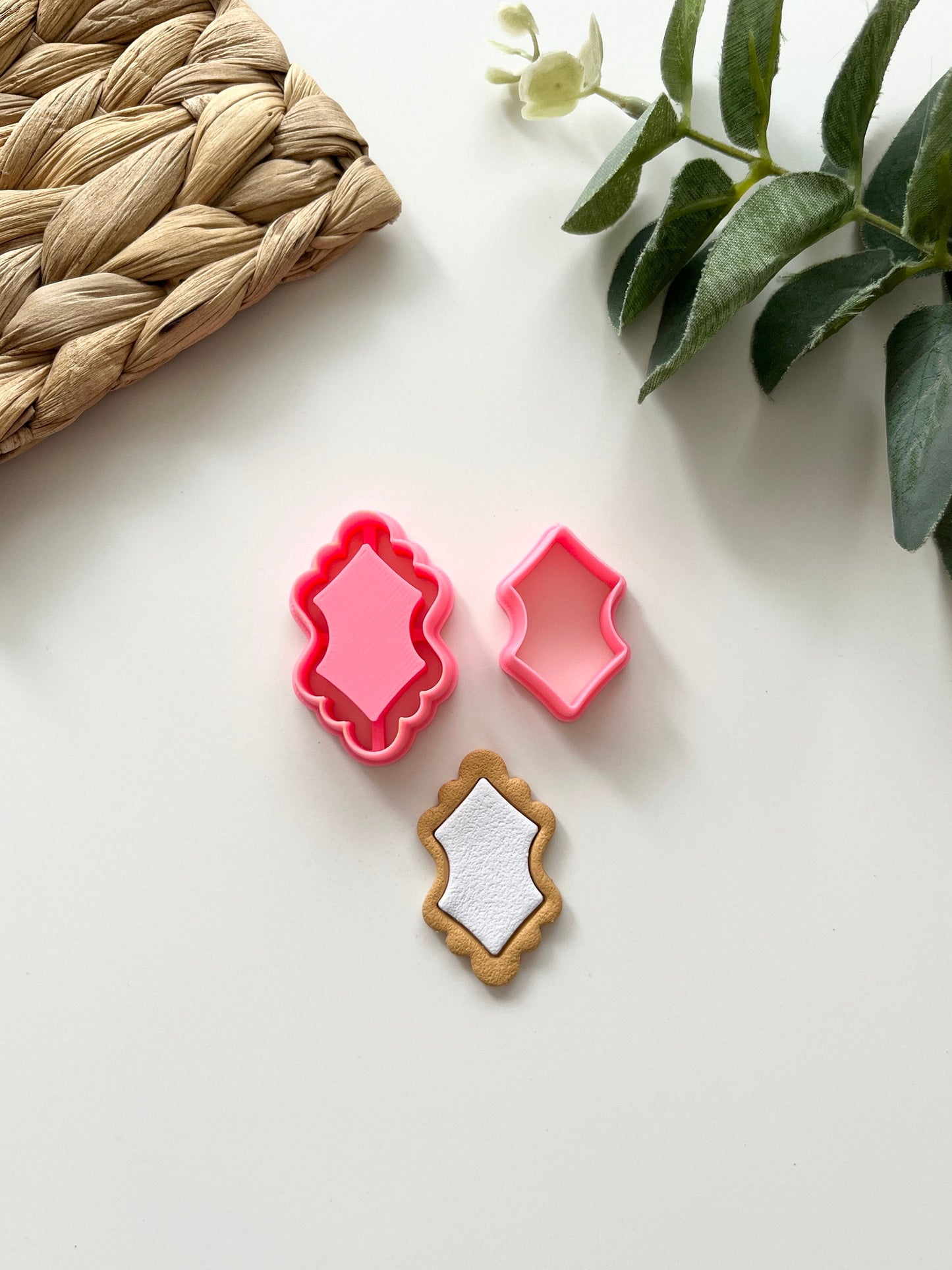 Embedded Moroccan Window Picture Frame Cutter