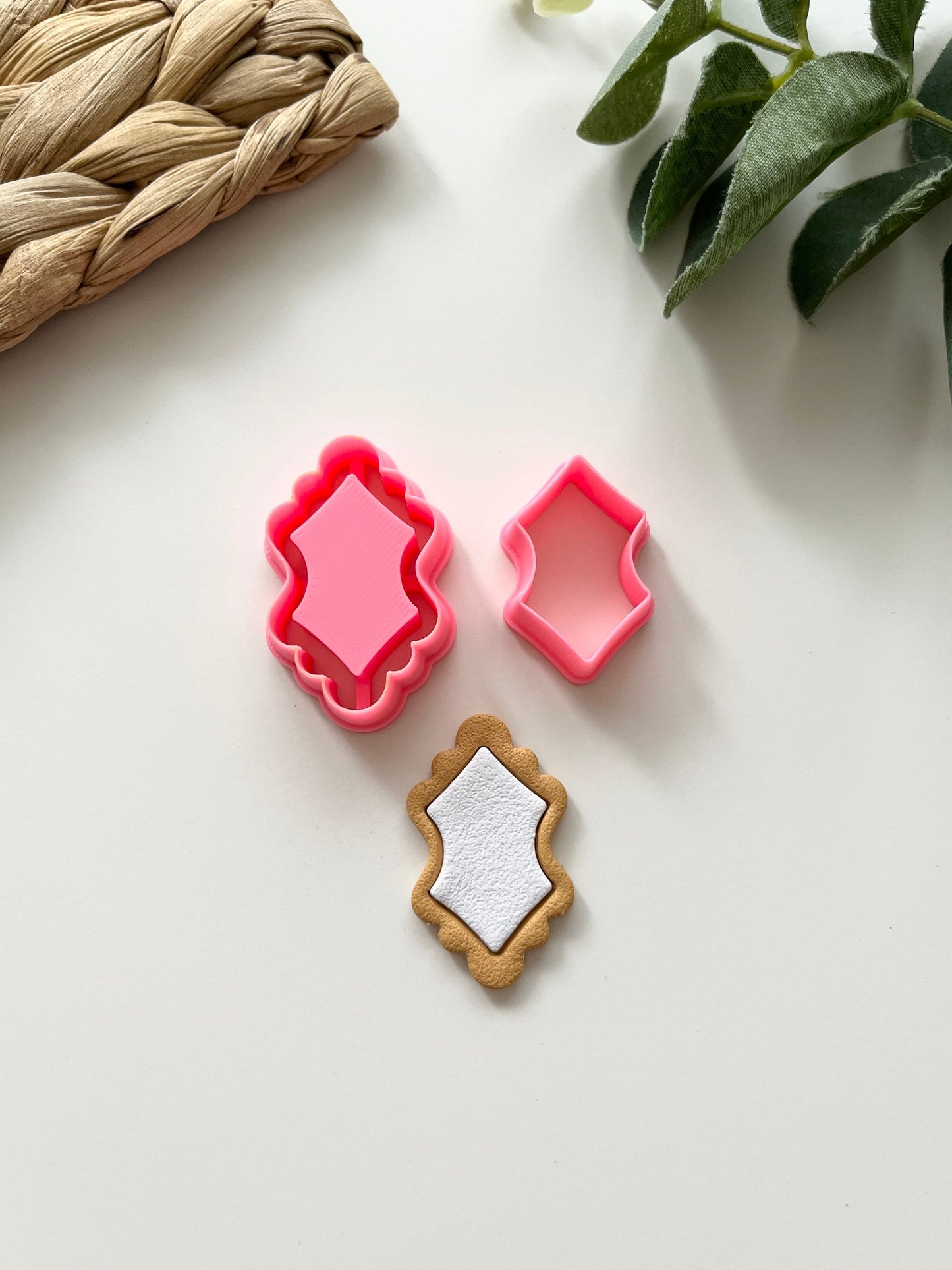 Embedded Moroccan Window Picture Frame Cutter