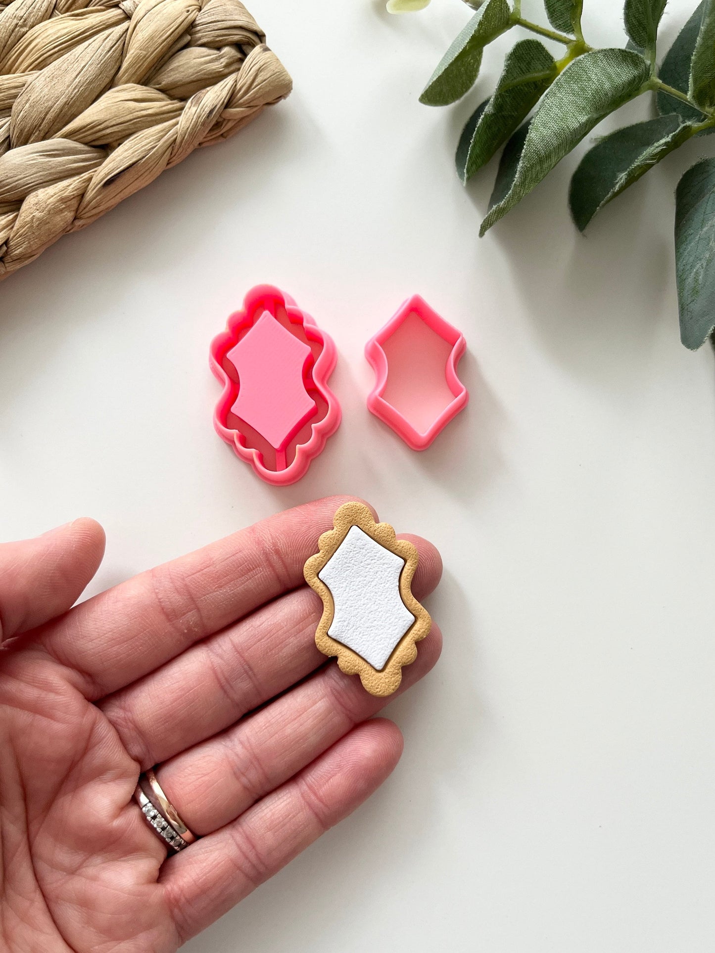 Embedded Moroccan Window Picture Frame Cutter