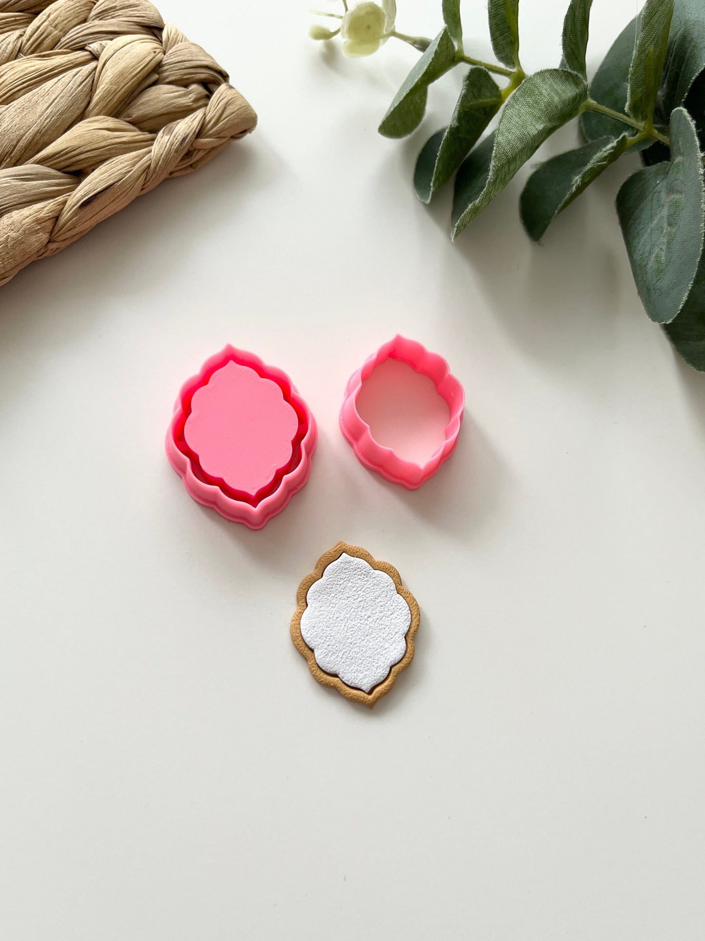 Embedded Baroque #2 Window Picture Frame Cutter