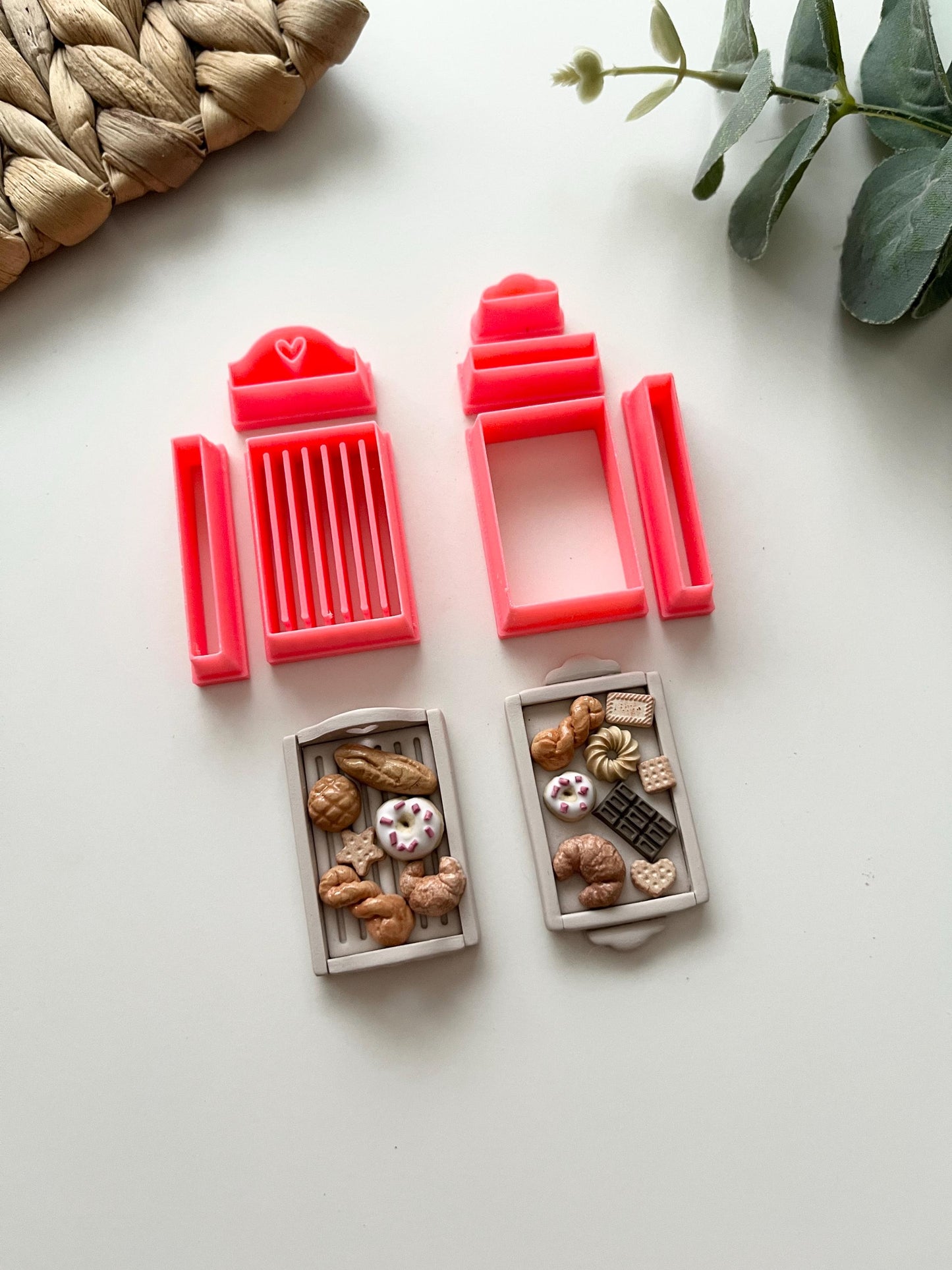 Bordered Tray Cutters