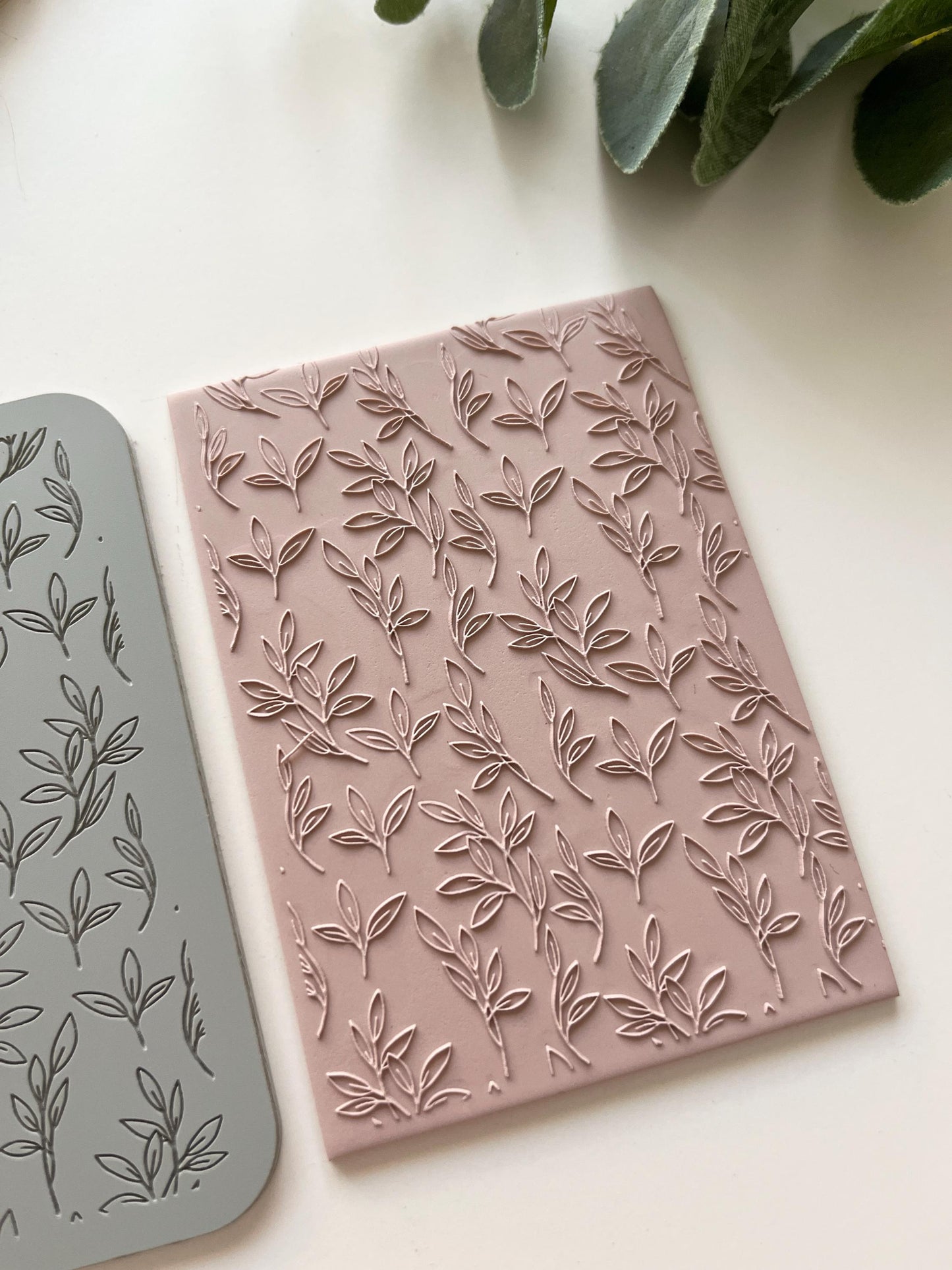 Leaves Outline Texture Mat