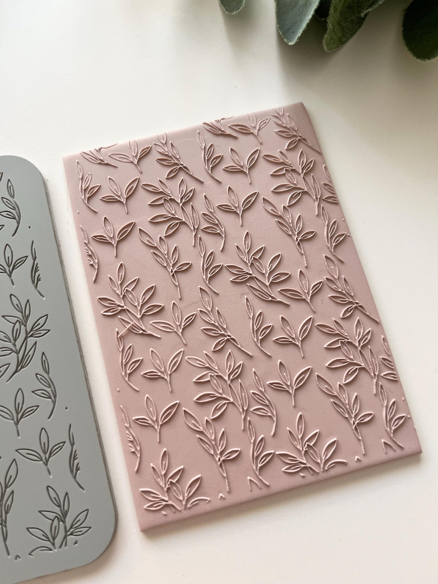 Leaves Outline Texture Mat