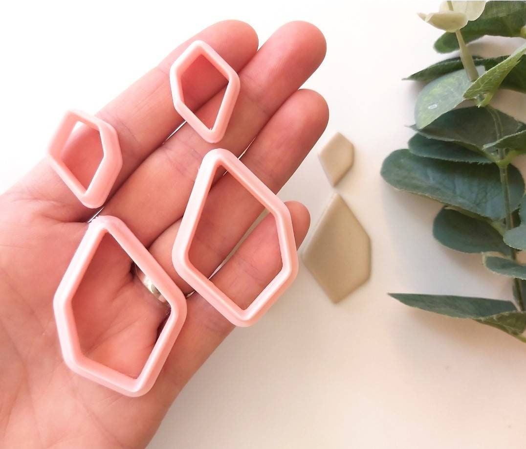 Asymmetric Shape Set of 4