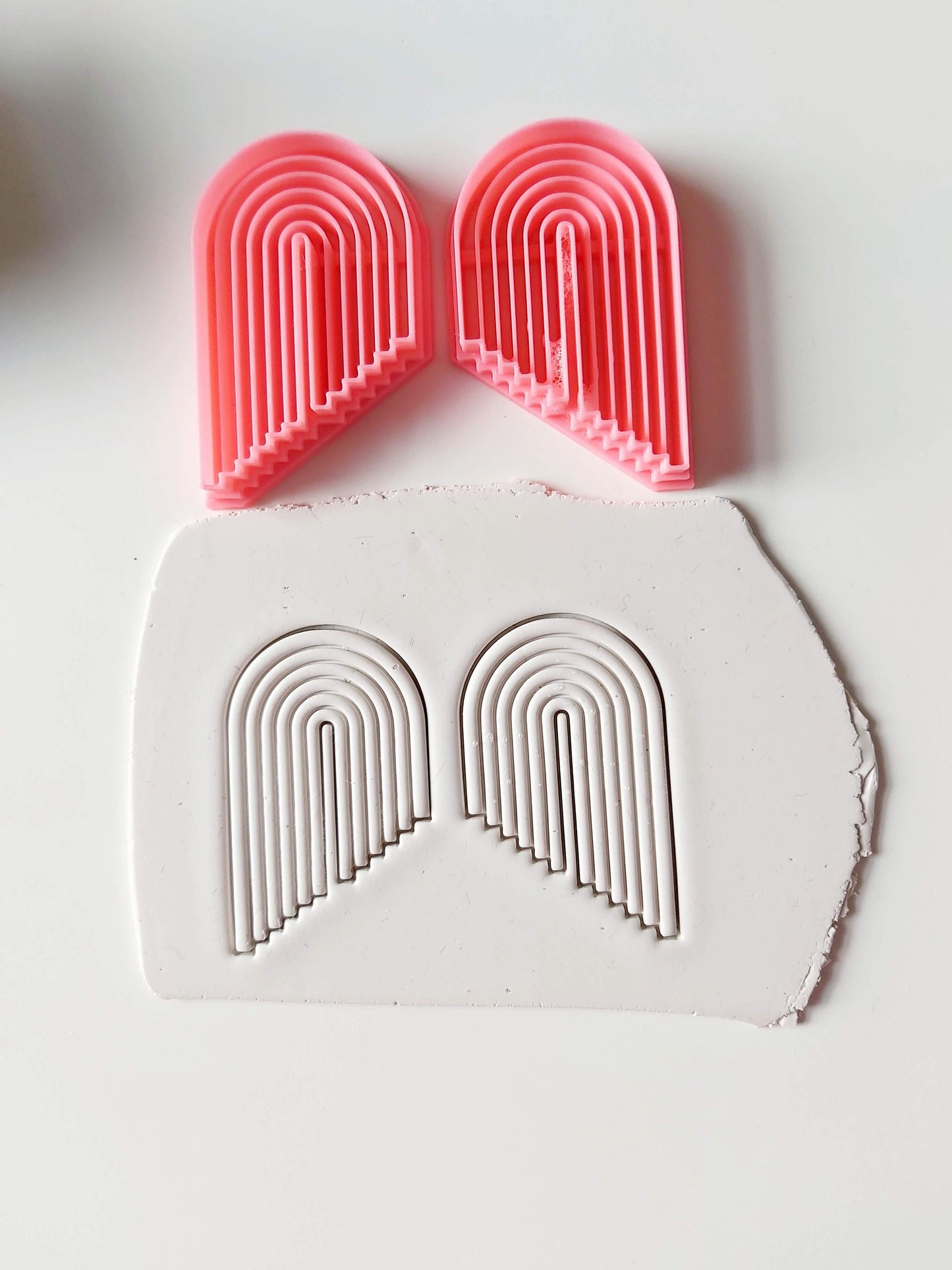 Graduated Embossed Arch