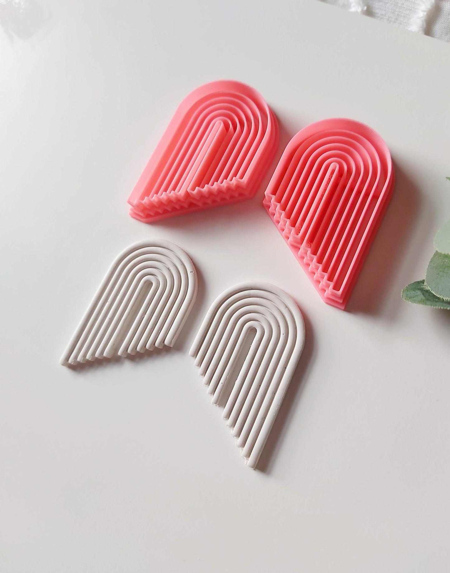 Graduated Embossed Arch