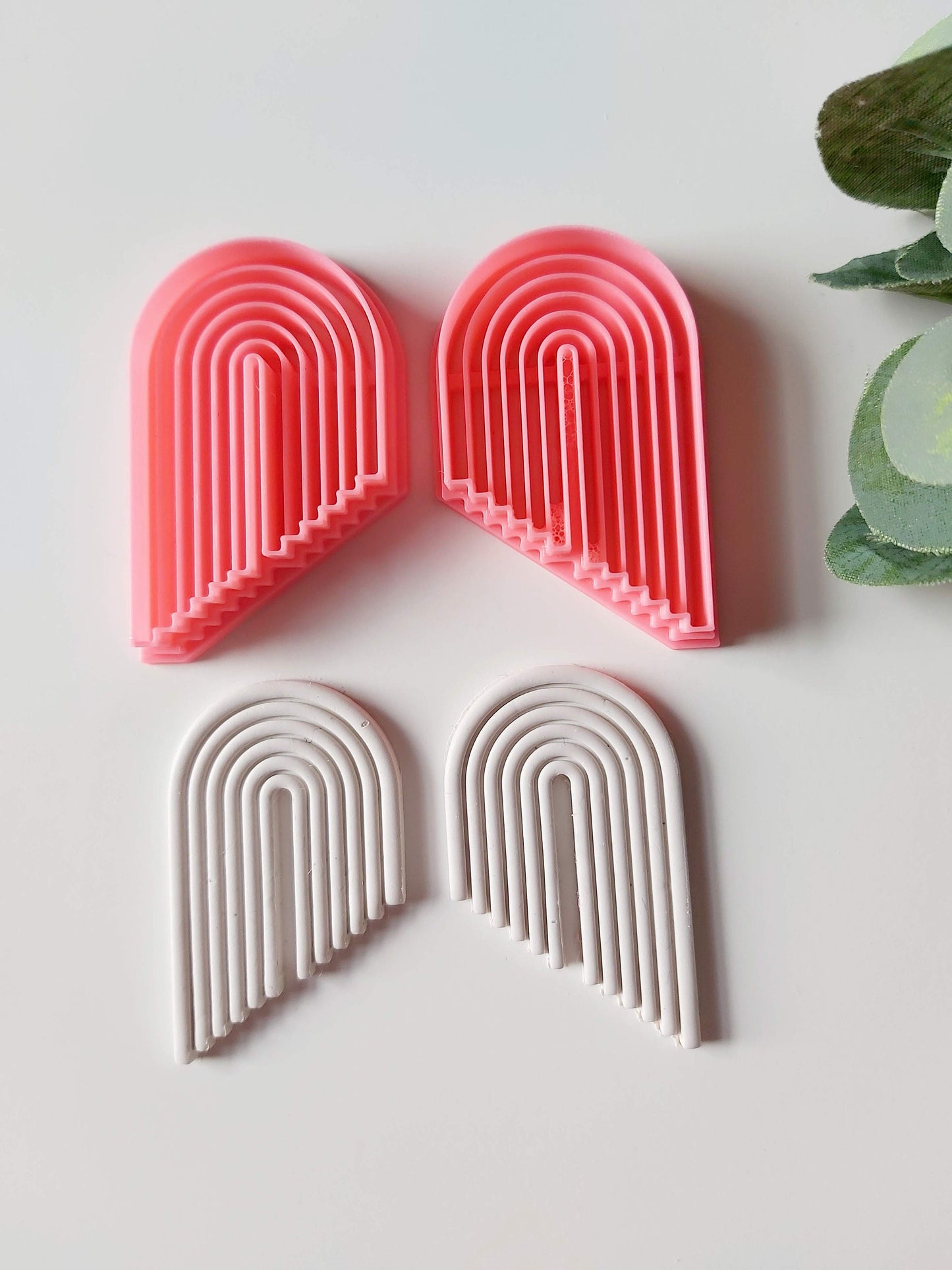 Graduated Embossed Arch