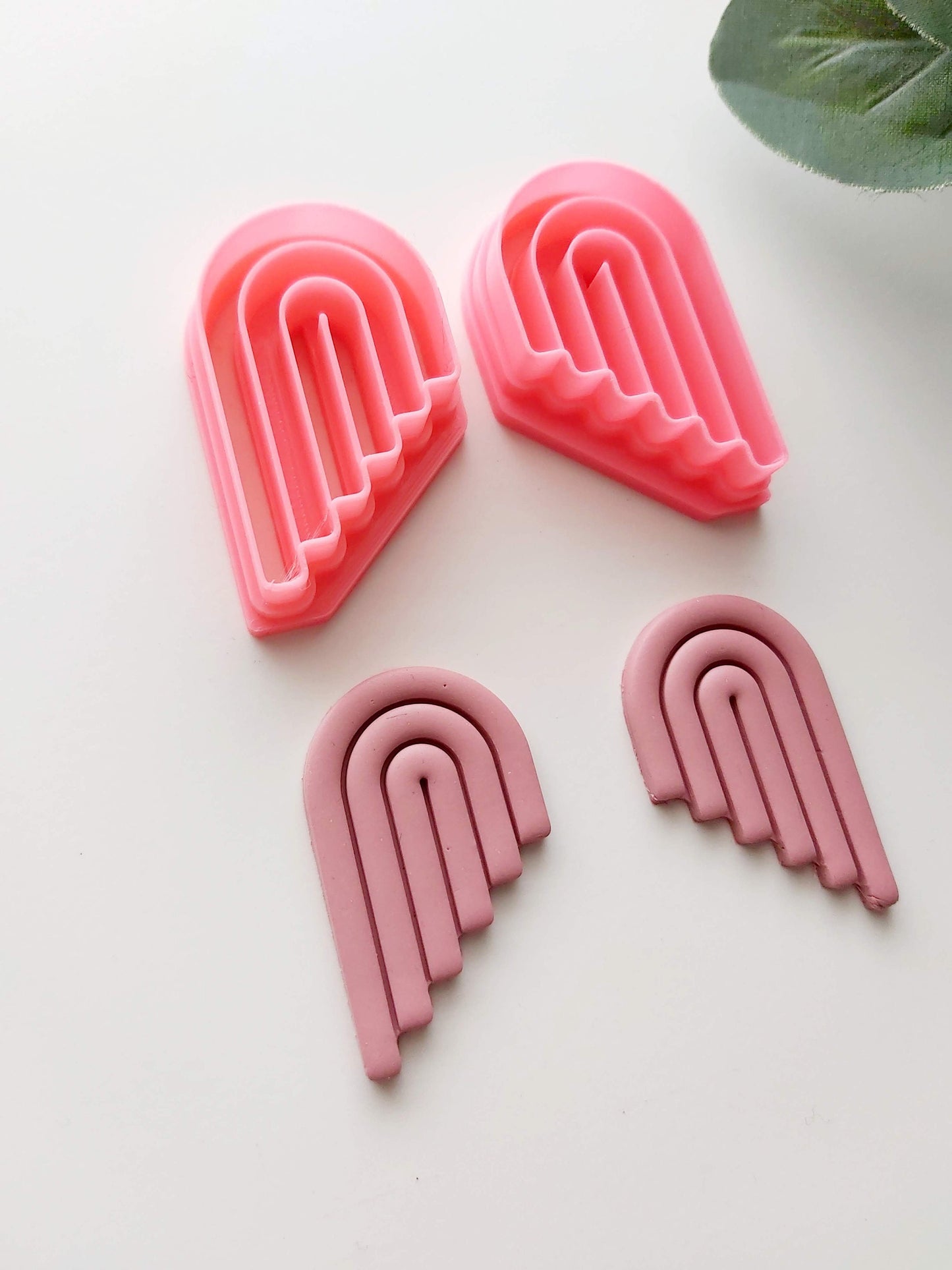 Small Graduated Embossed Arch