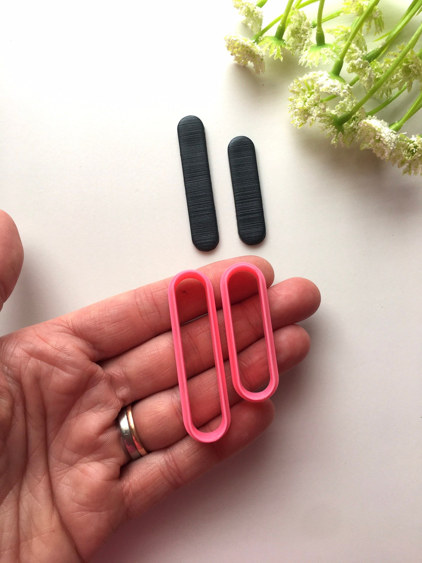 Oval Thin Long Huggies Cutter/ Coupe-fleurs de printemps / Outils en argile polymère / Outils de bijoux /Outils d’argile /Coupeurs floraux / Botanique