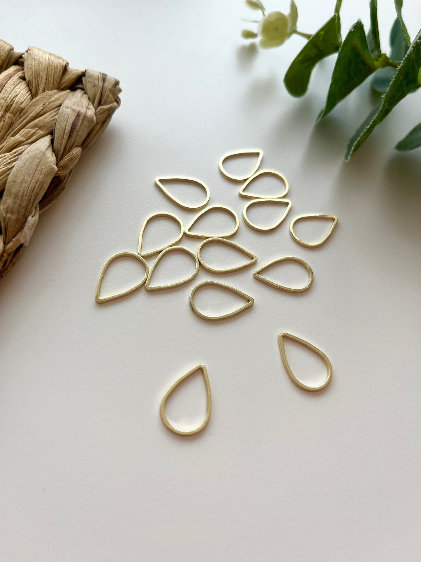 Teardrop Light Gold Charms