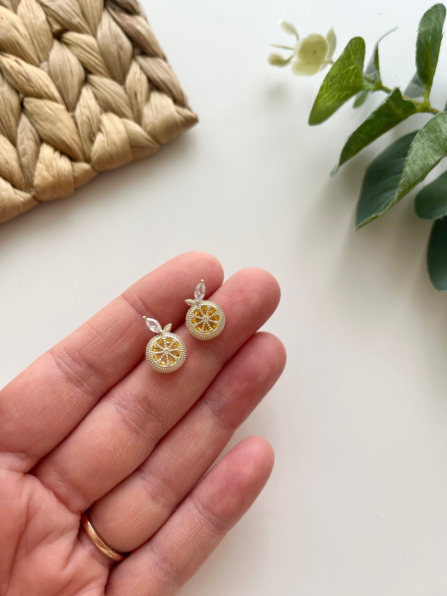 Cz Lemon Stud with transparent leaf