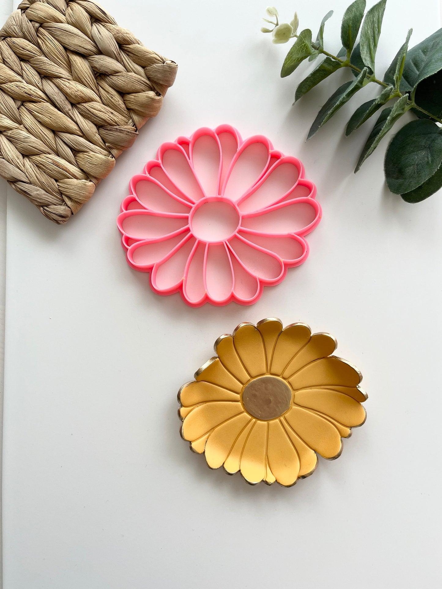 Organic Daisy Jewelry Dish