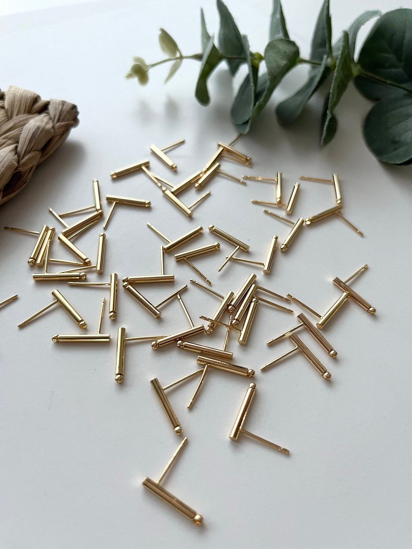 Round Stick Studs
