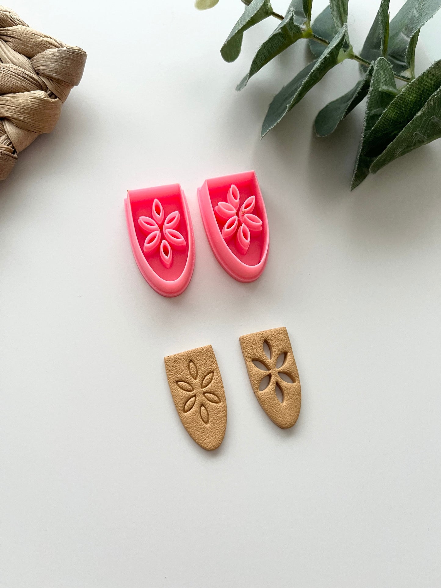 Pointy Embossed Oval Cutters - Cut-through & Embossed