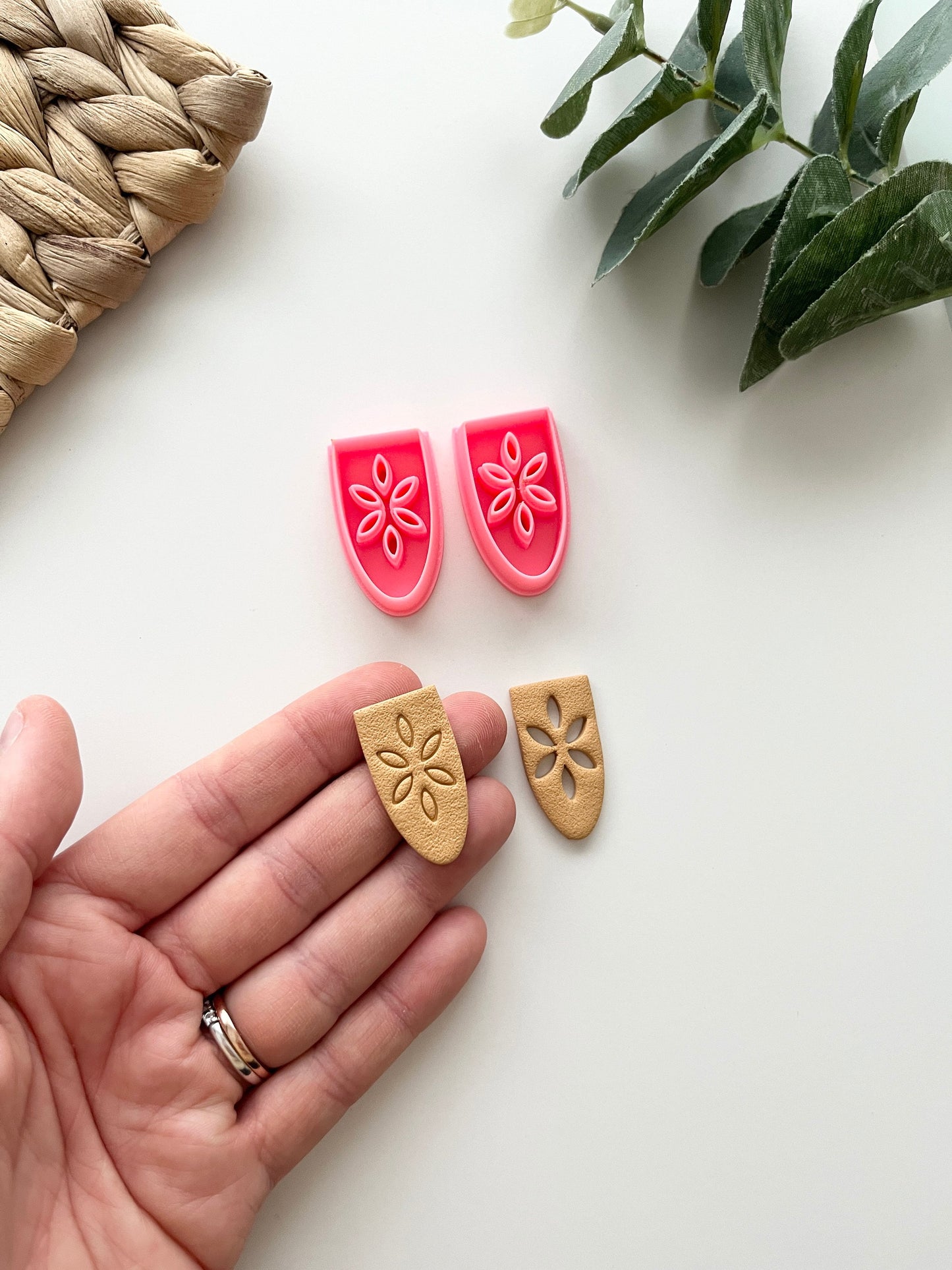 Pointy Embossed Oval Cutters - Cut-through & Embossed