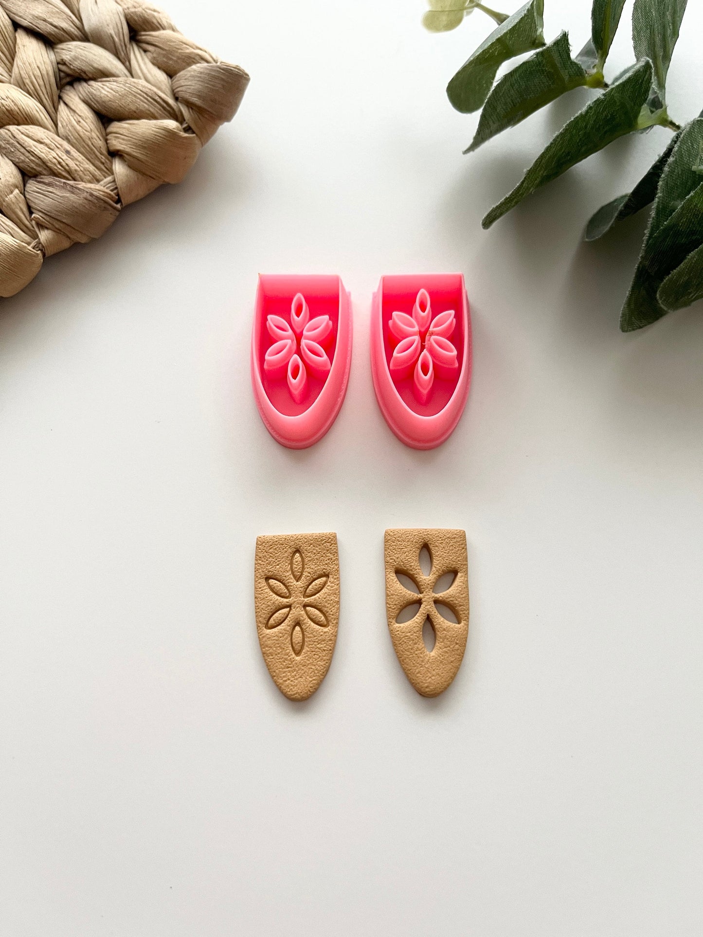 Pointy Embossed Oval Cutters - Cut-through & Embossed