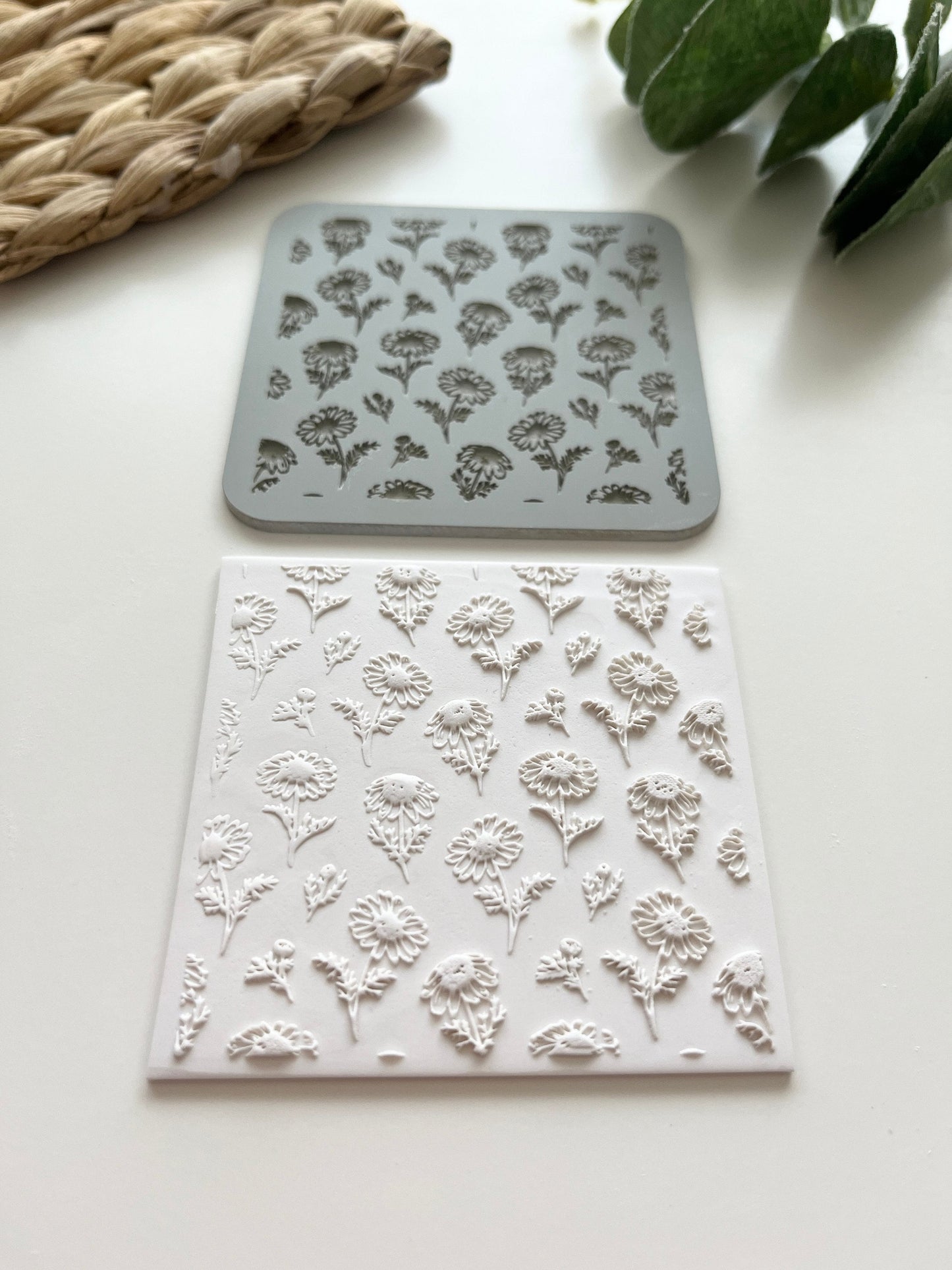 Mini Daisy Texture Mat