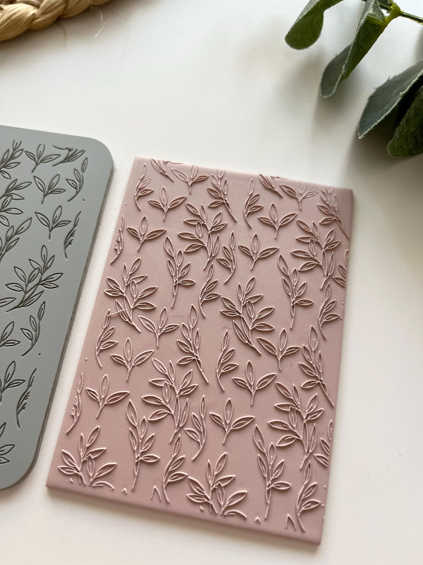 Leaves Outline Texture Mat