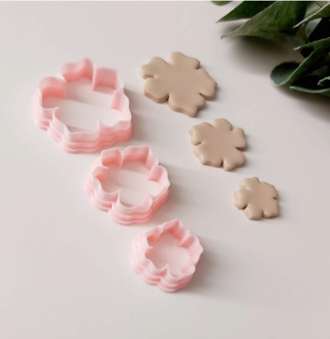 Contour de fleur asymétrique