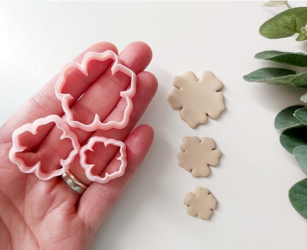 Contour de fleur asymétrique