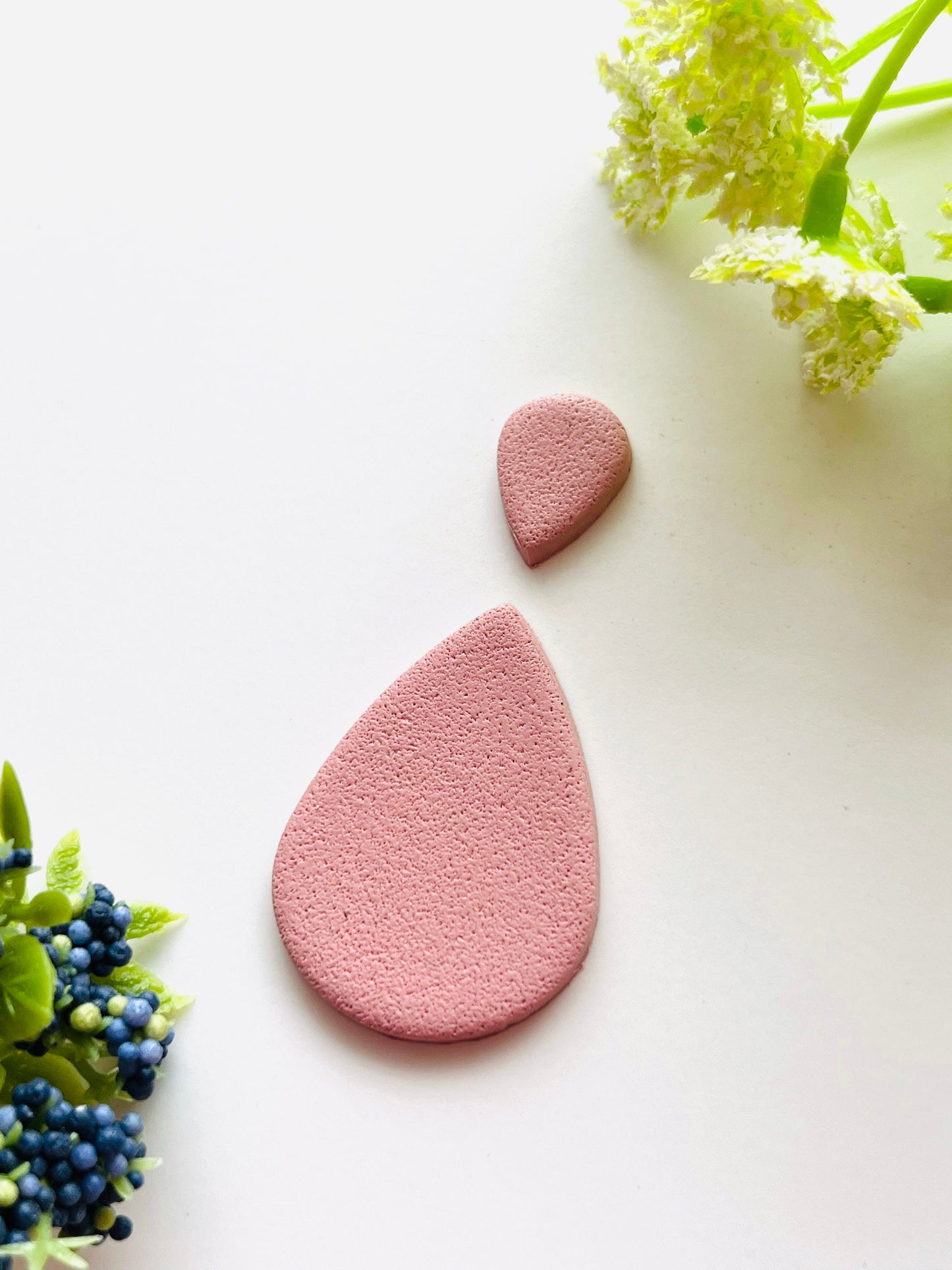 Elegant Teardrop Outline and Stud