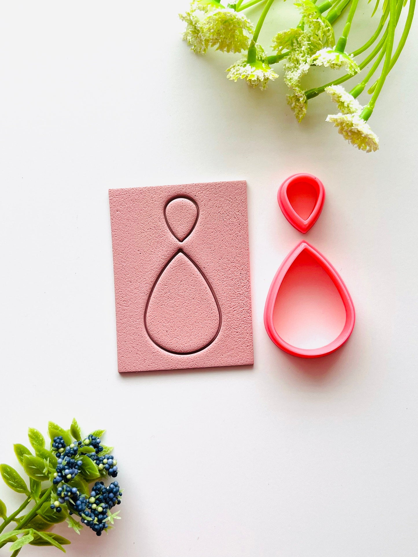 Elegant Teardrop Outline and Stud