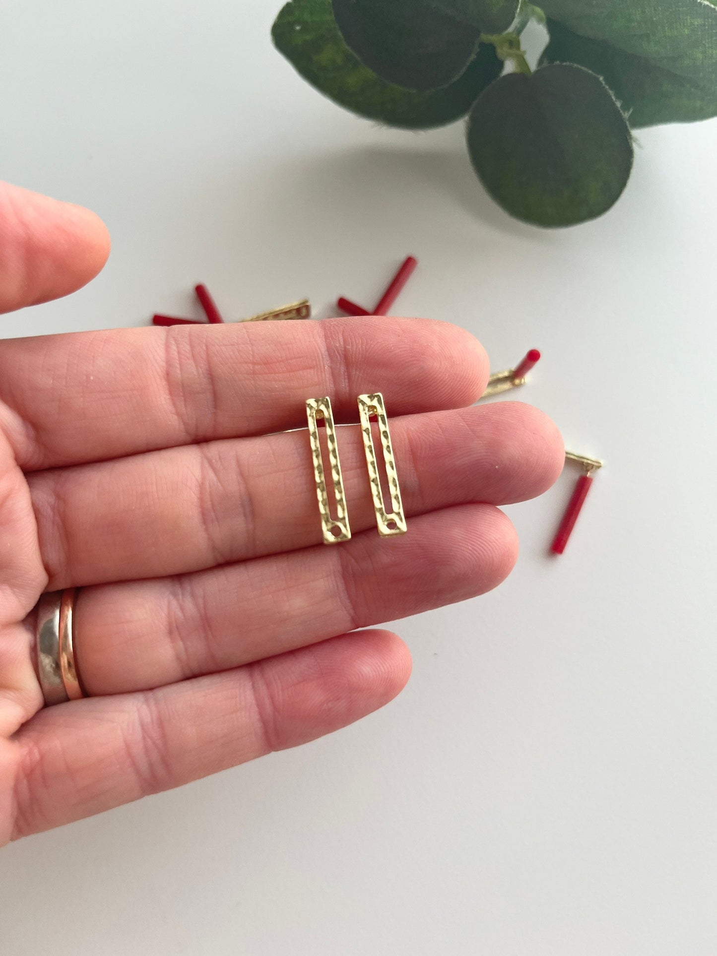 Stick with Cutout Earring Studs