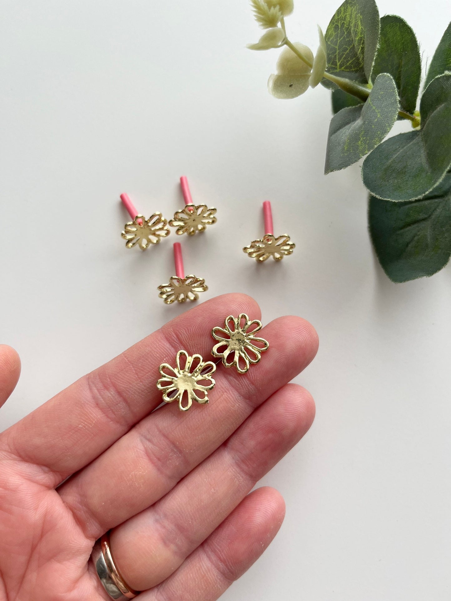 Daisy studs
