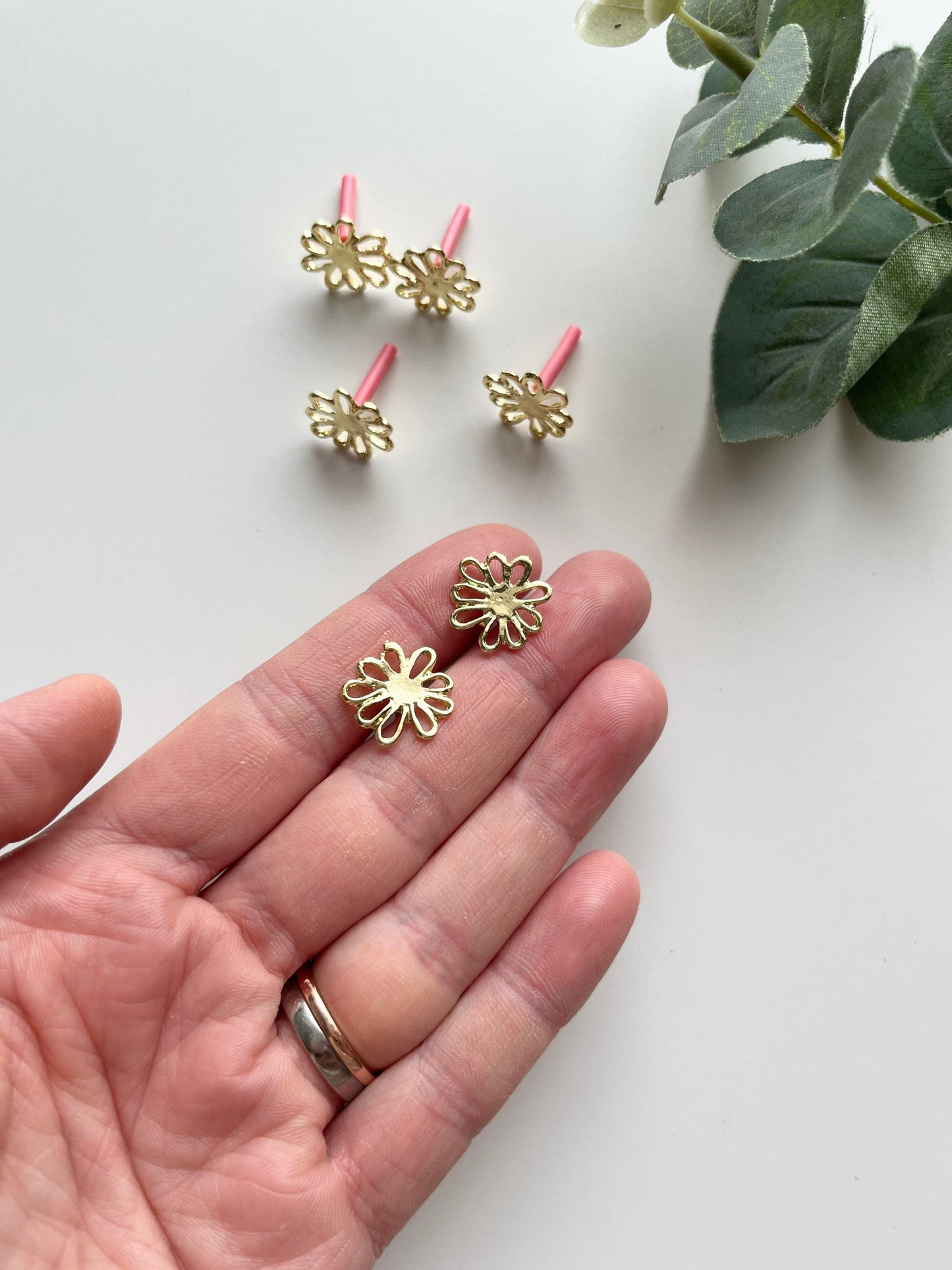 Daisy studs