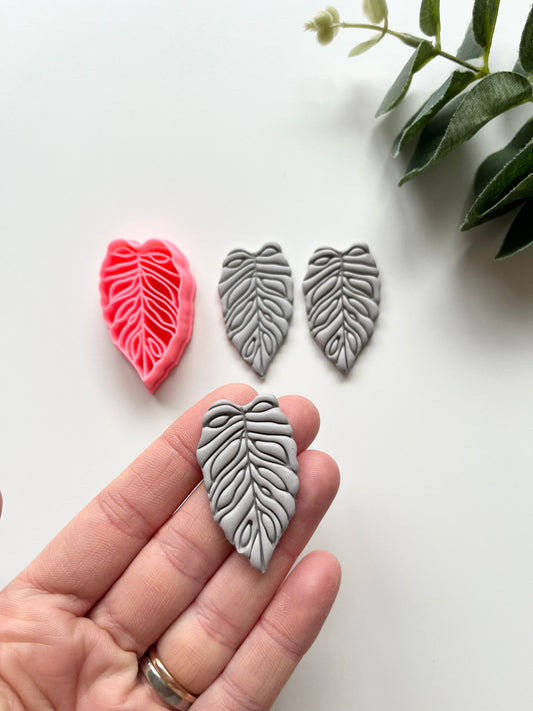 Feuille tropicale en relief