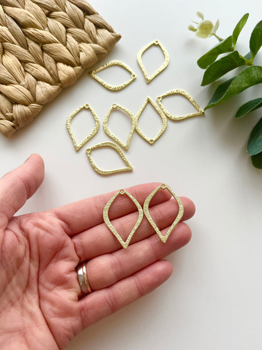 Teardrop Outline Textured Charm Connector