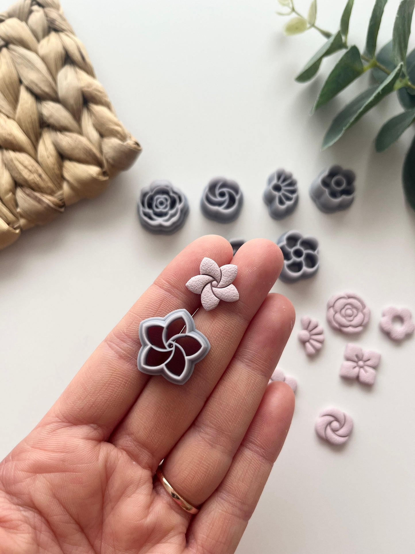 Mini clous de fleurs