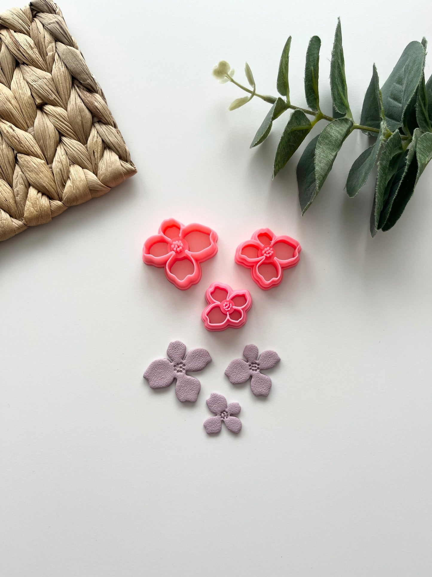 Asymmetric 4 Petal Flower
