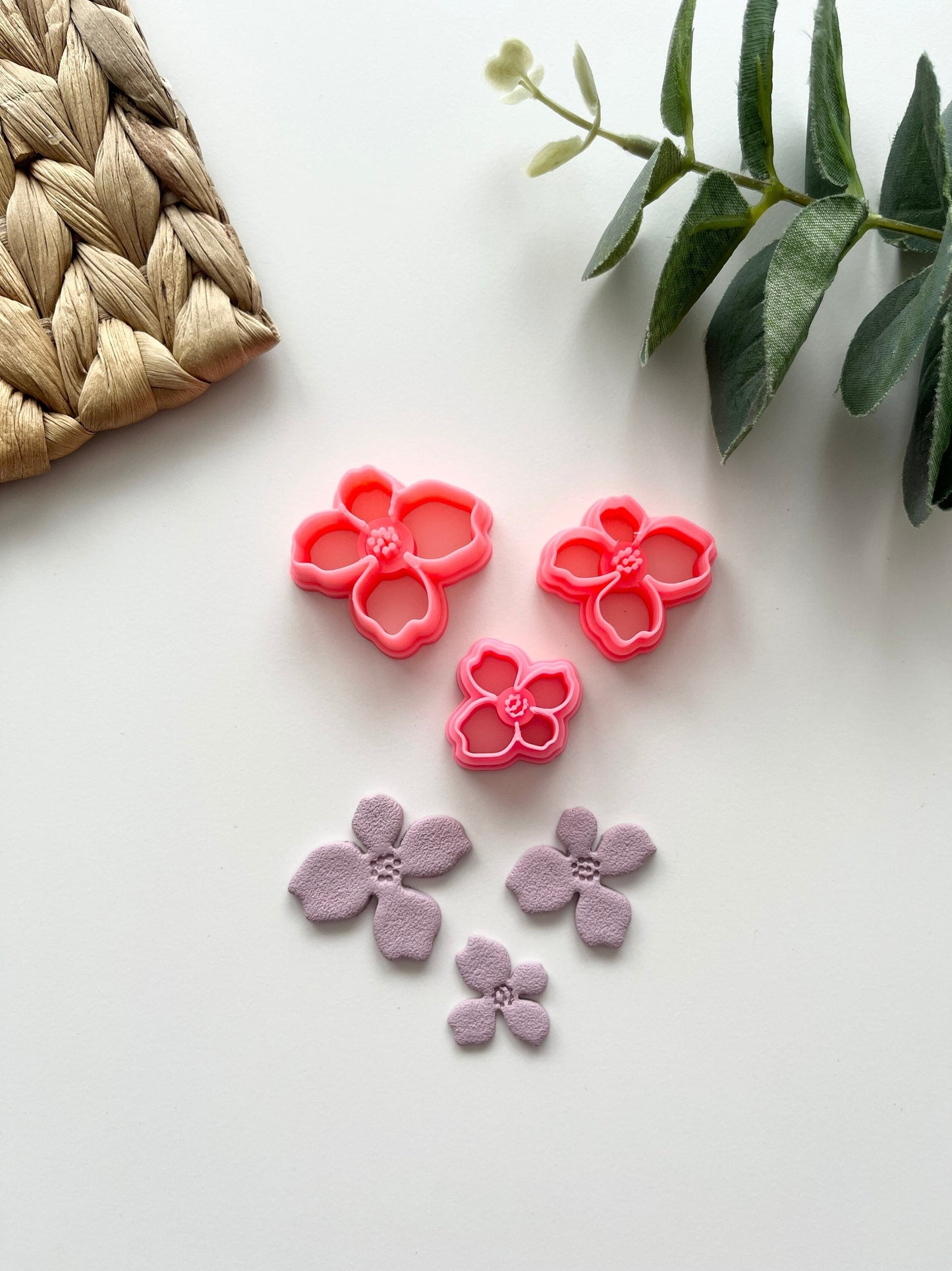 Asymmetric 4 Petal Flower