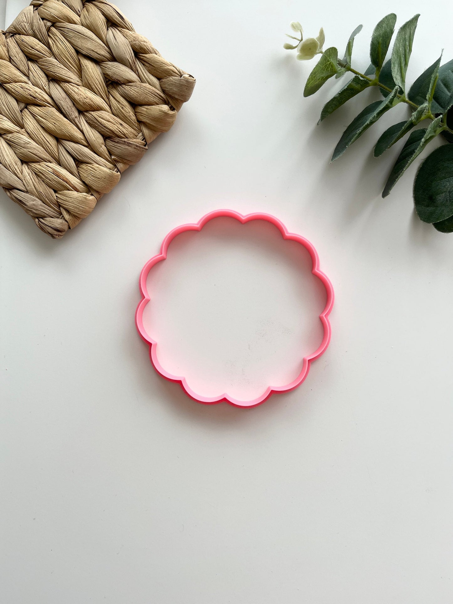 Plat de bijoux de fleur de pétoncle