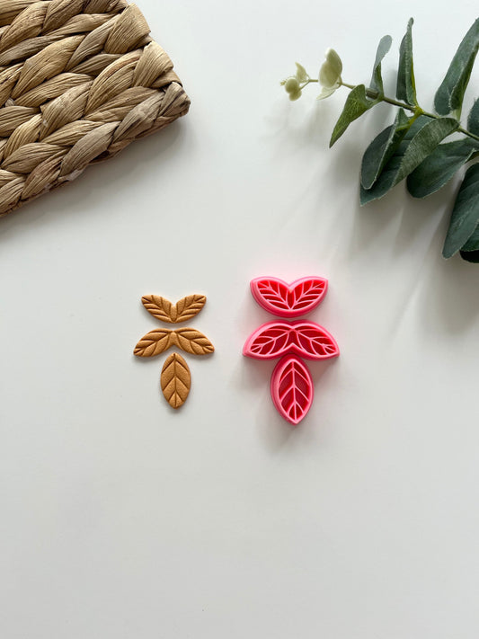 Ensemble de 3 pendentifs en forme de feuille en relief