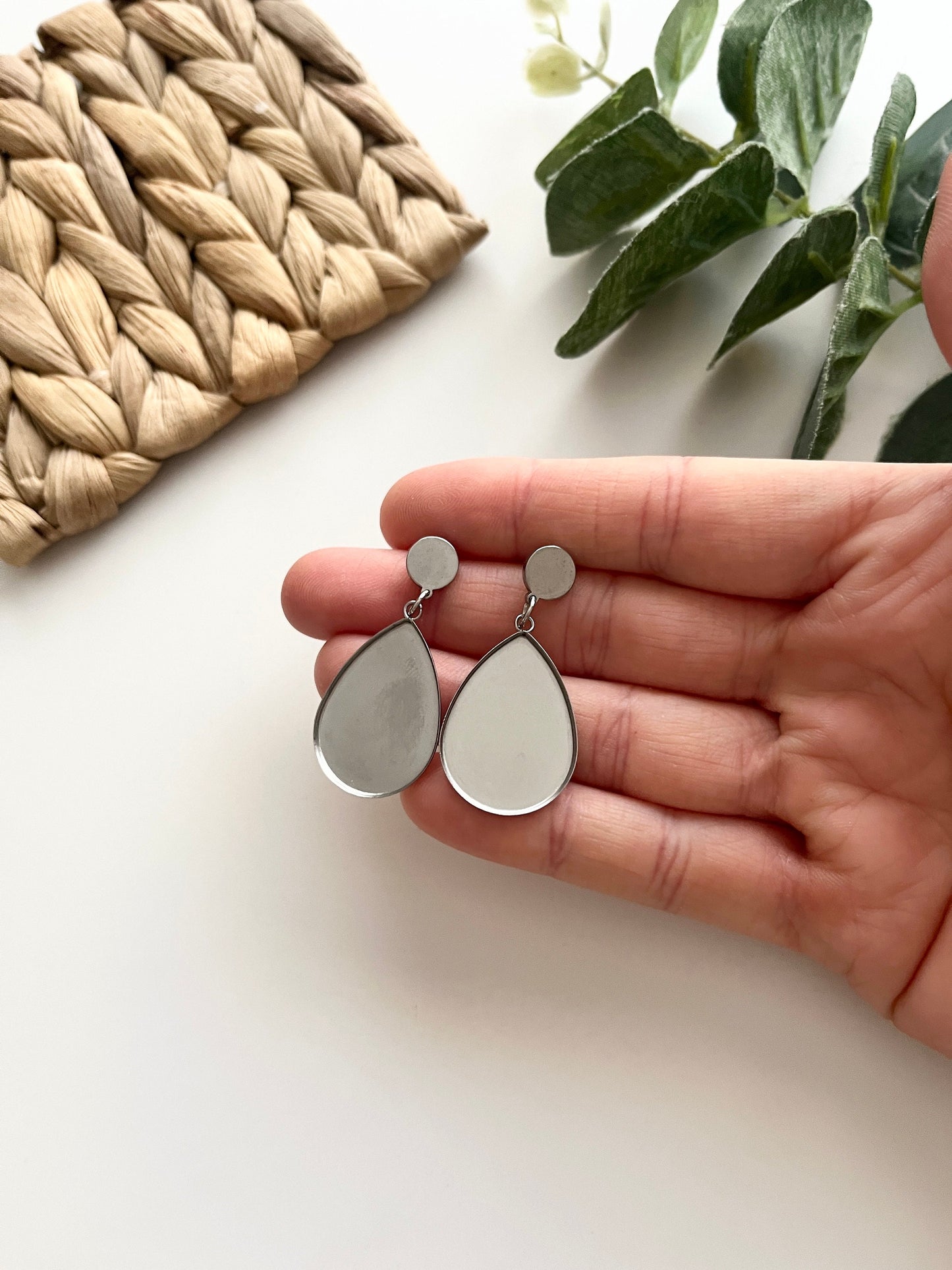 Non-Tarnish Dangle Teardrop Base Set #1
