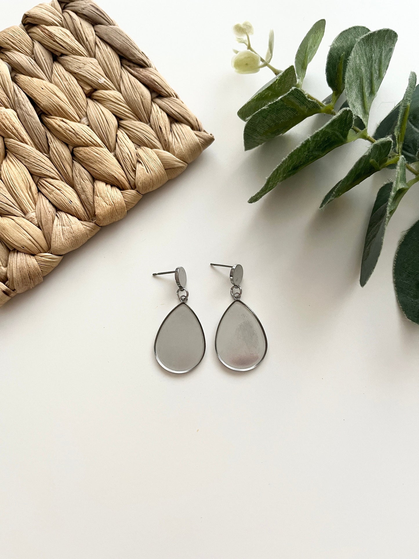 Non-Tarnish Dangle Teardrop Base Set #1